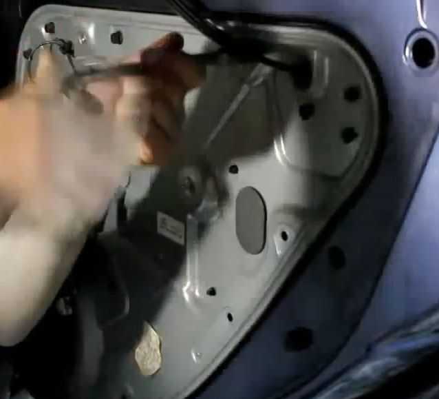 Как снять обшивку двери с форд фокус 1, 2, 3: пошаговая инструкция с фото и видео | avtoskill.ru