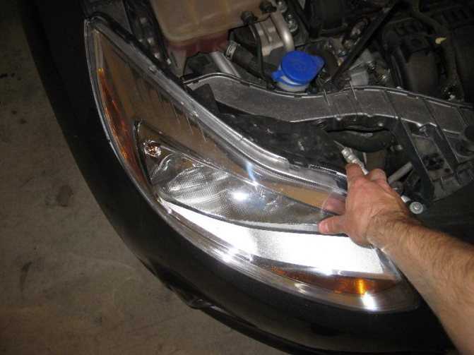 Как поменять лампу стоп сигнала на форд фокус 3