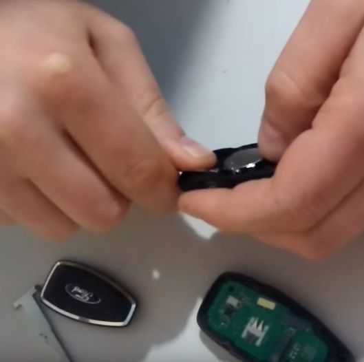 Как поменять батарейку в ключе форд - автопортал