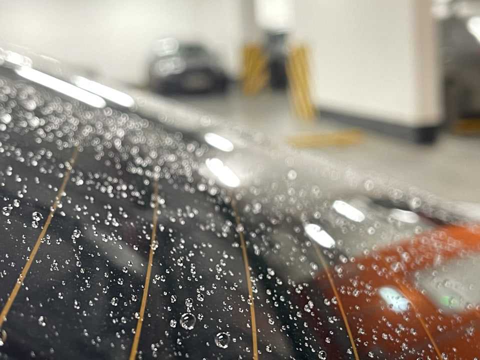 Какой выбрать антидождь для лобового стекла автомобиля в 2021 году: рейтинг с отзывами и рекомендациями