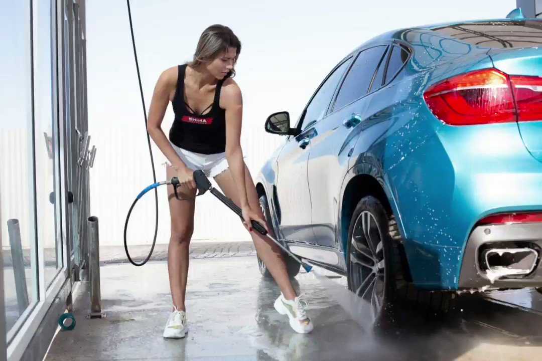 Советы: как помыть машину быстро и экономно.