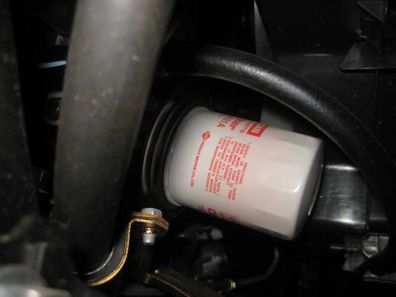 Какое моторное масло заливать в двигатель nissan almera, сколько литров
