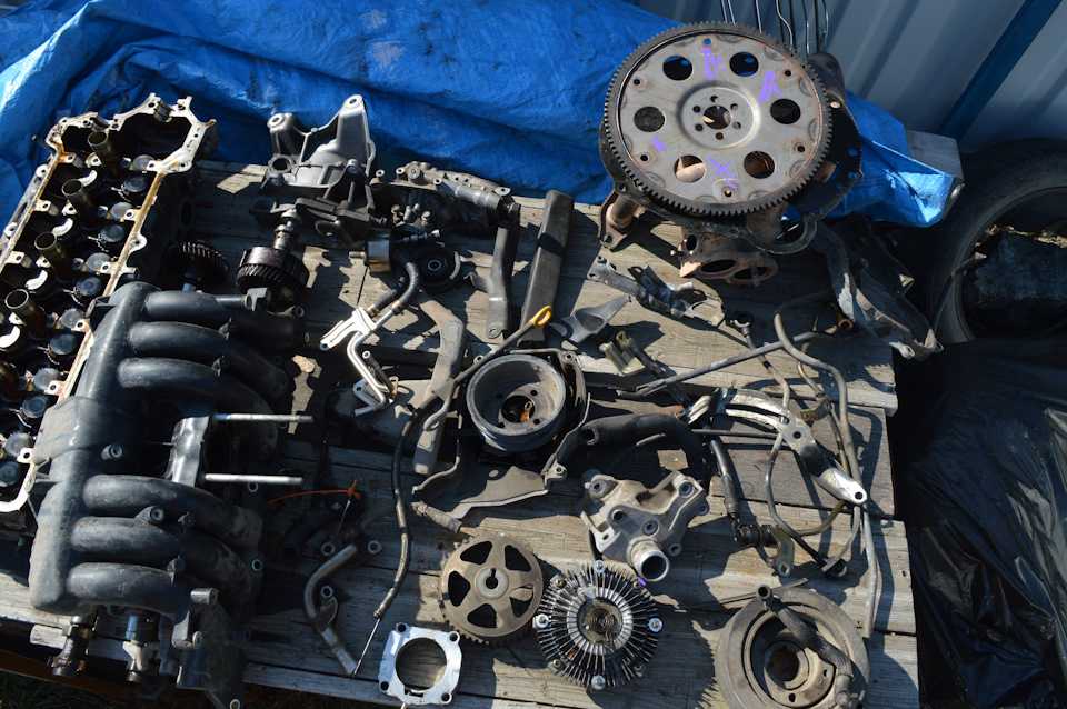 ﻿Двигатель 1GFE Toyota Серия двигателей 1G отсчитывает свою историю с 1979 года, когда на конвейеры Toyota для оснащения заднеприводных автомобилей