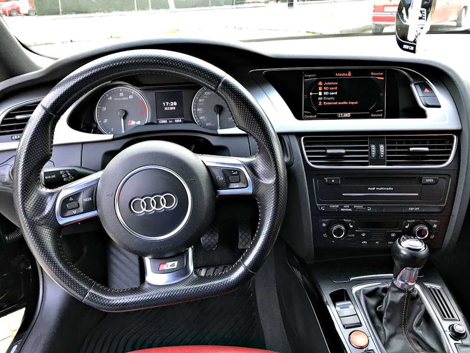 То ауди. Audi a4 b8 комплектации. Ауди s4 2010. Ауди а4 комплектации. Комплектация s4 Ауди.