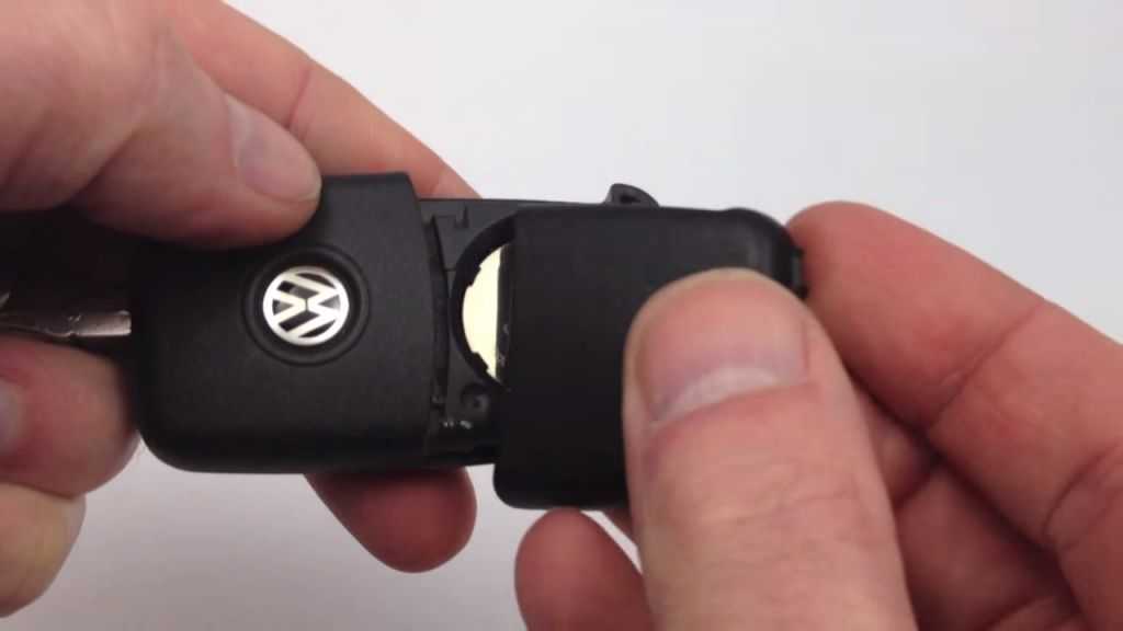 Замени батарейки в ключе автомобиля фольксваген: выбор элемента, вскрытие детали