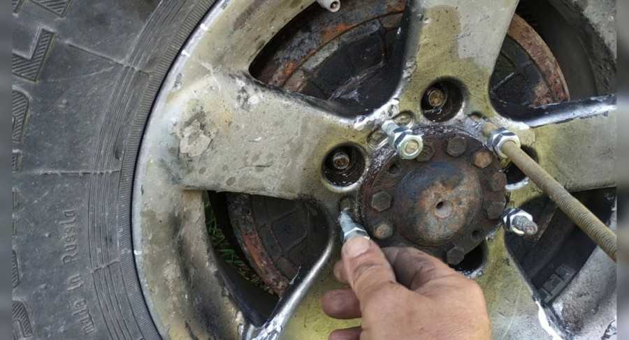 Как снять колесо прикипело к ступице