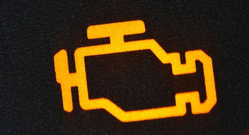 Почему загорается чек на машине: горит значок check желтым на панели приборов, причины