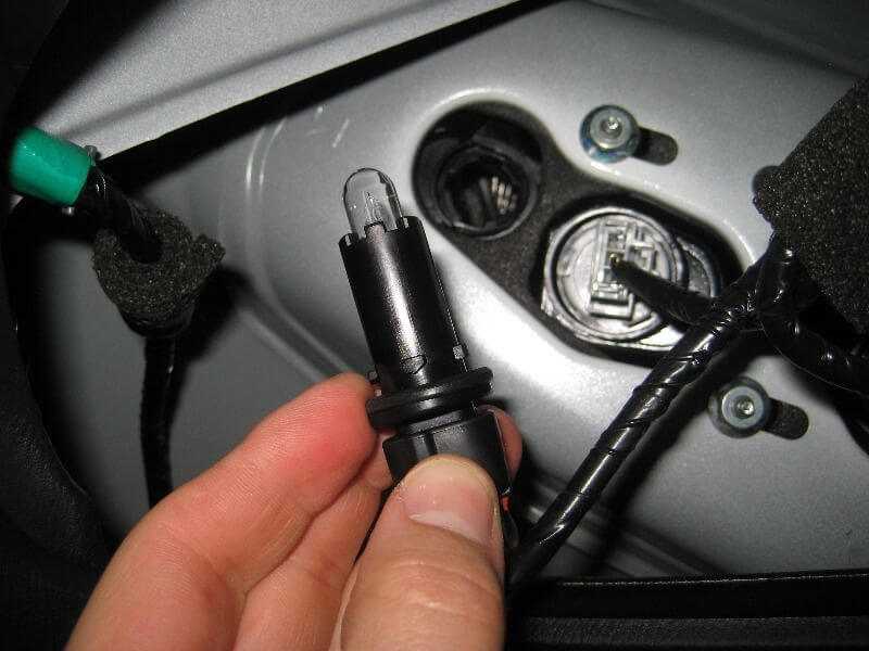 Mazda 5 с 2010 года, замена ламп инструкция онлайн