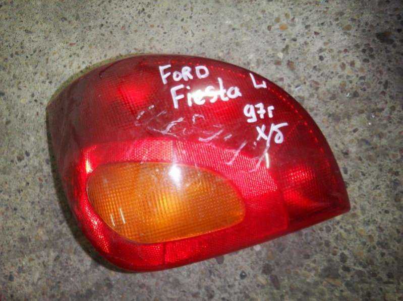 Как поменять лампочку номерного знака форд фиеста?
