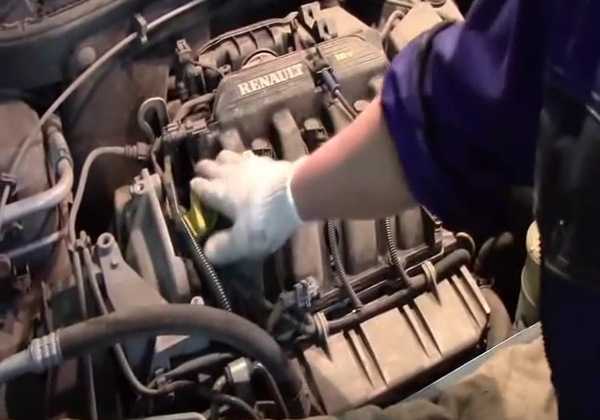 Видео по самостоятельная замена масла в двигателе на рено логан
