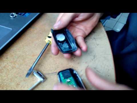 Как поменять батарейку в ключе kia